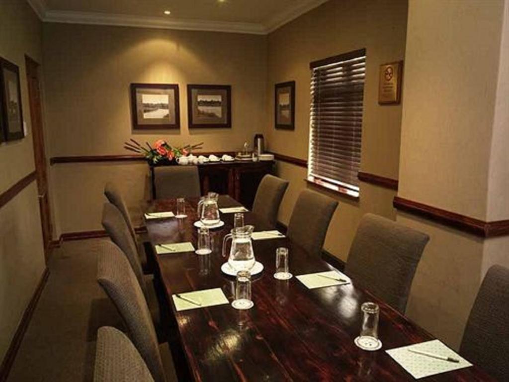 Peermont Mondior Hotel غابورون المظهر الخارجي الصورة