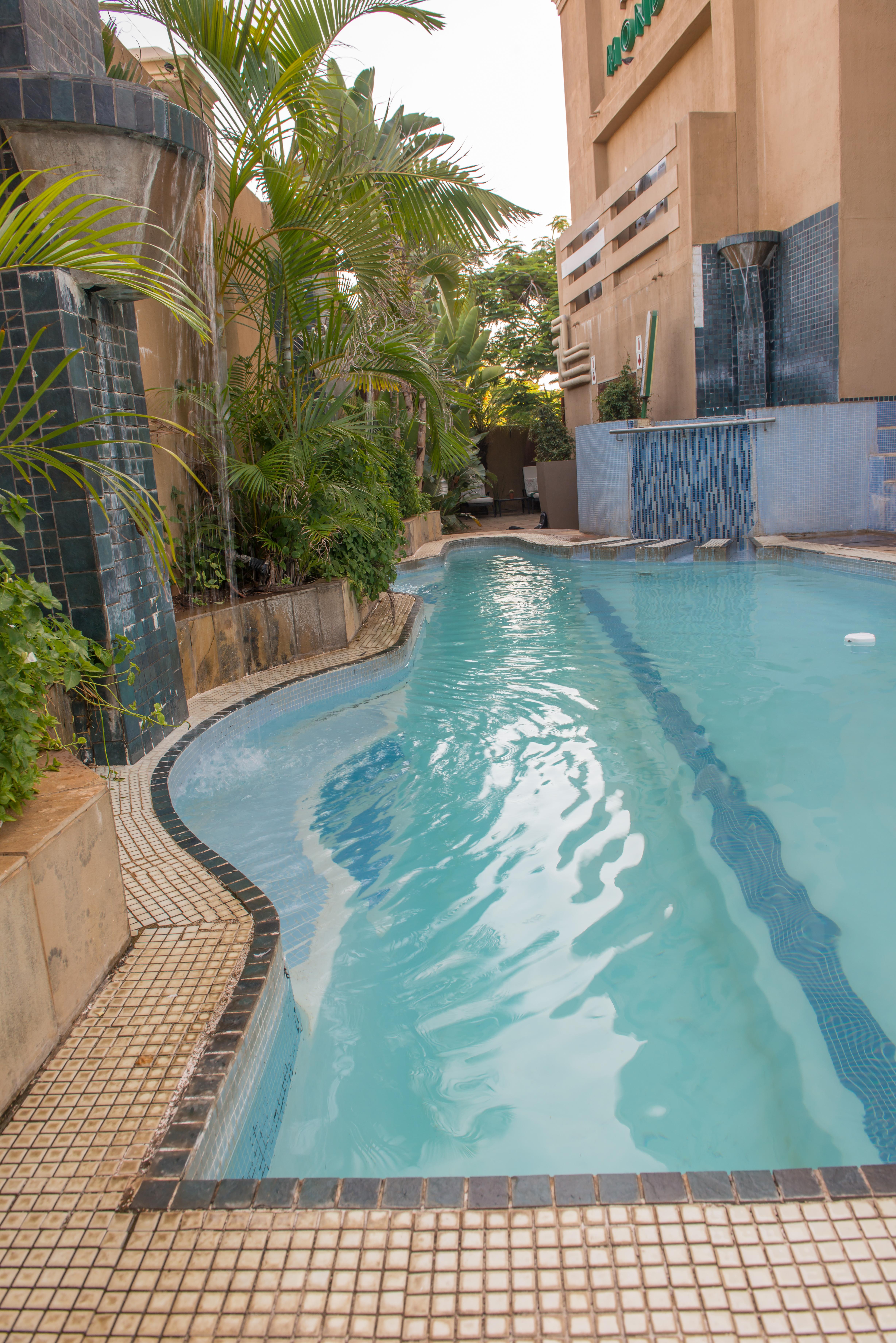 Peermont Mondior Hotel غابورون المظهر الخارجي الصورة