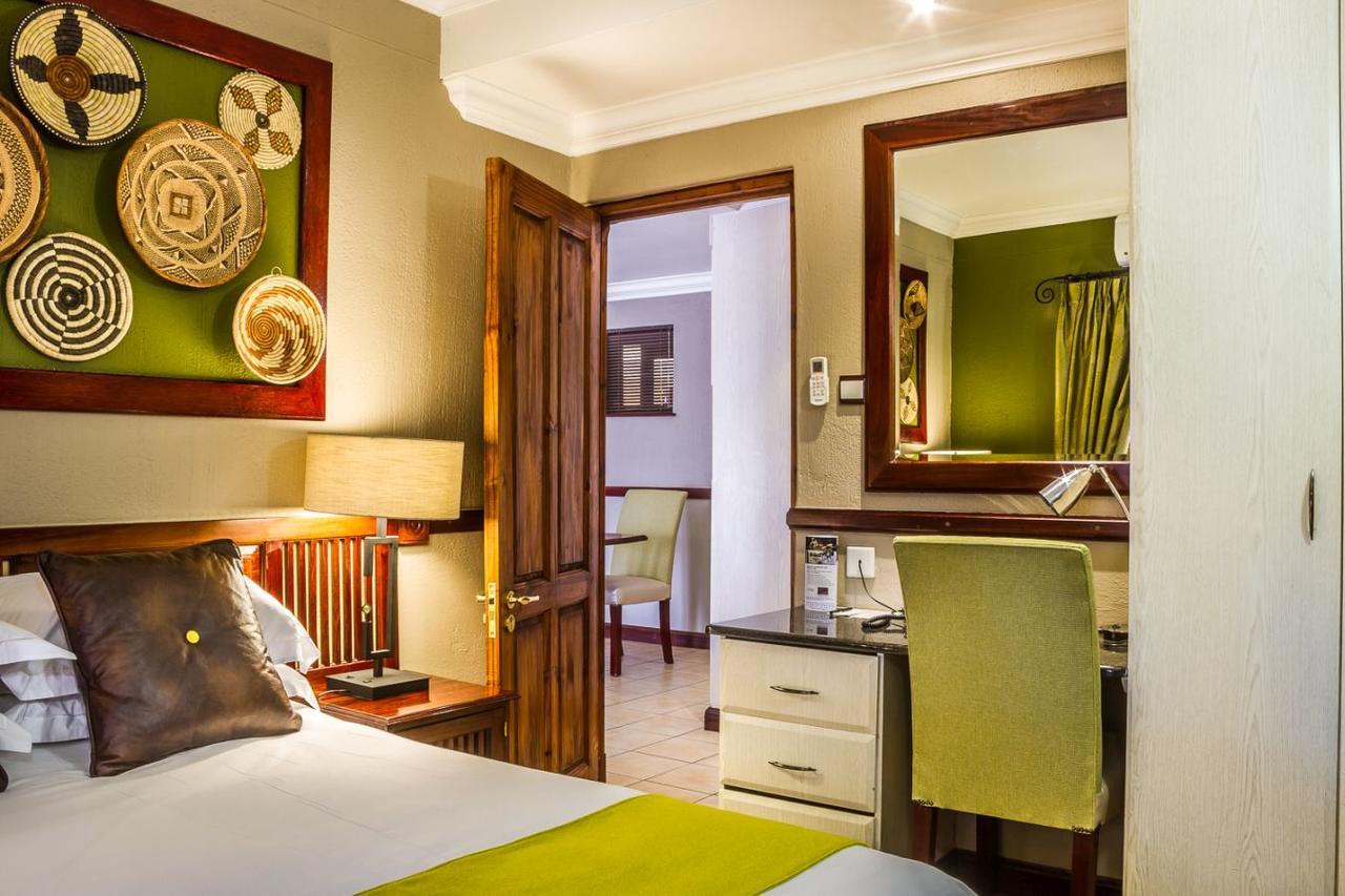 Peermont Mondior Hotel غابورون المظهر الخارجي الصورة