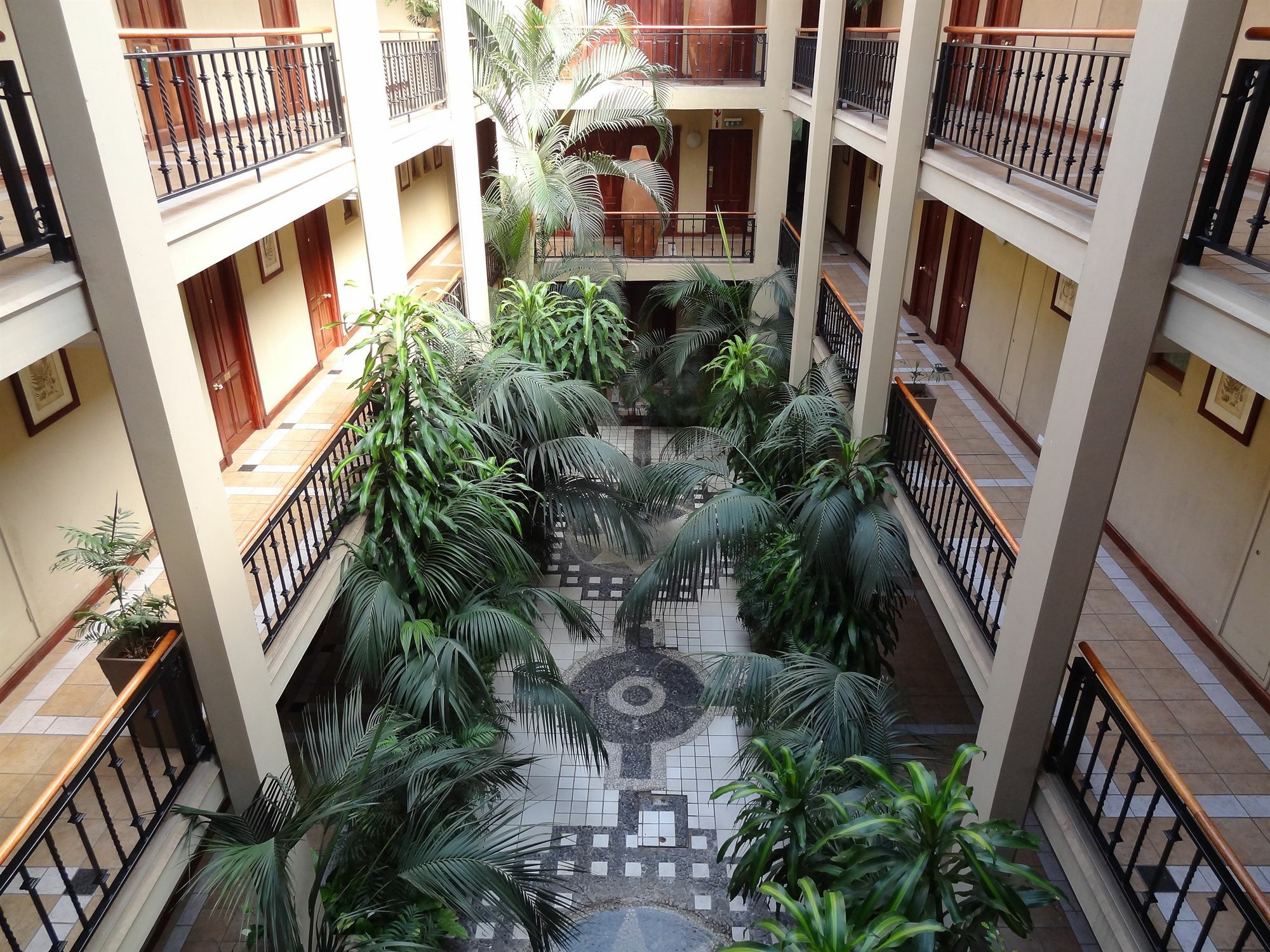 Peermont Mondior Hotel غابورون المظهر الخارجي الصورة